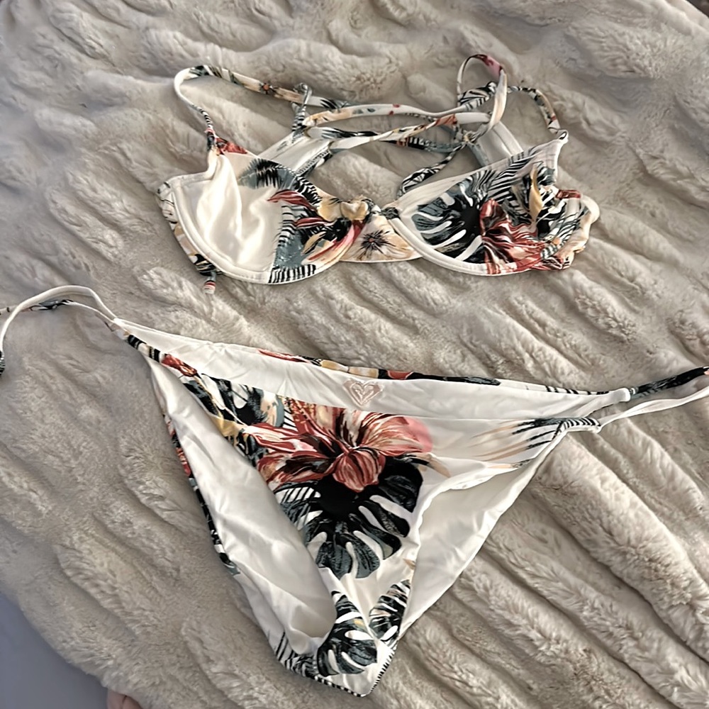 Roxy reversible bikini - pink and green palms/white